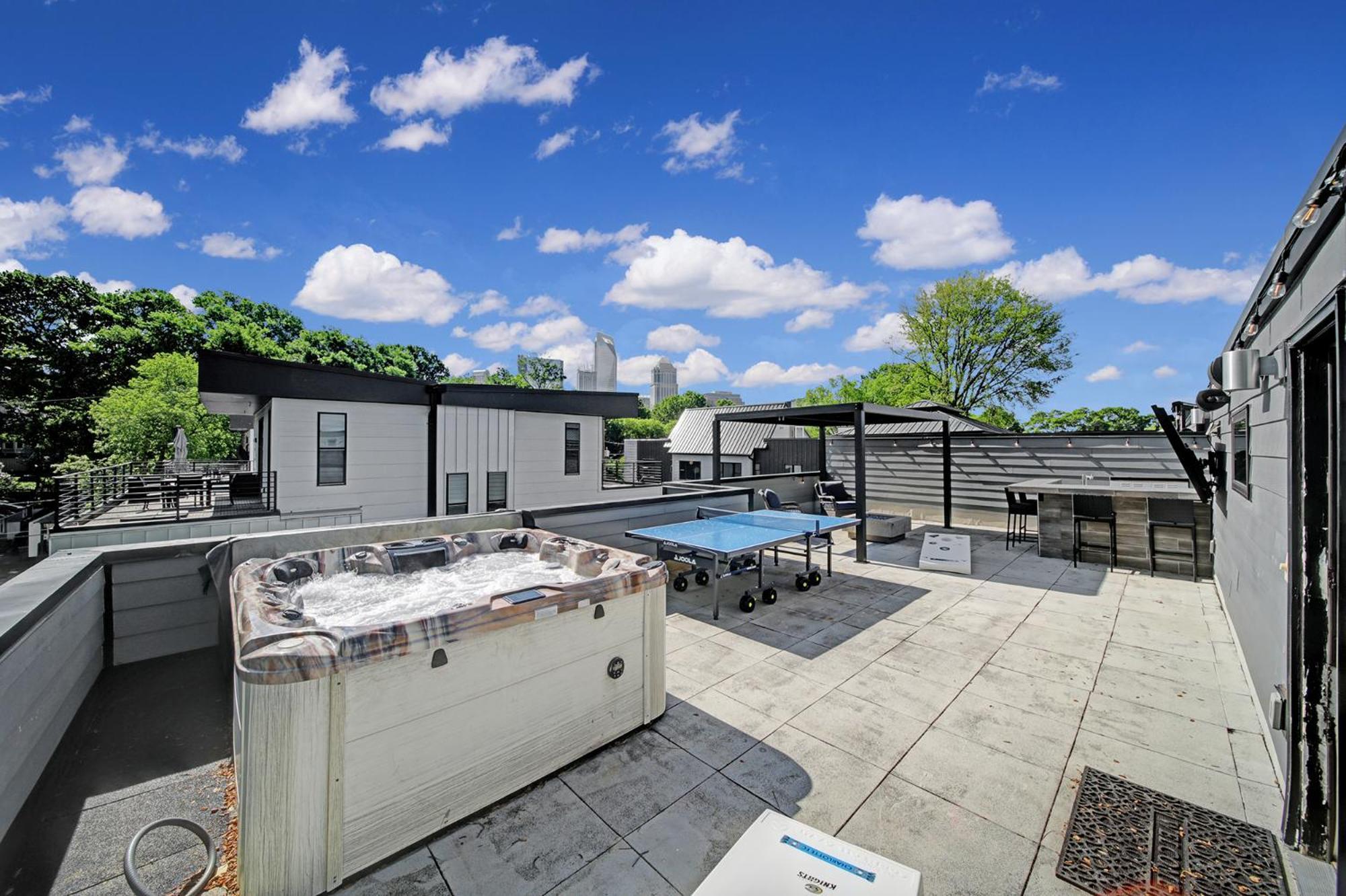 906 Westbrook B City Views Rooftop Hot Tub And Short Walk To Stadium Charlotte Exteriör bild